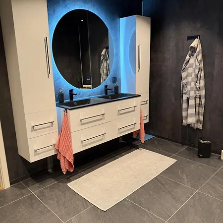 Haukestien Feriehus *