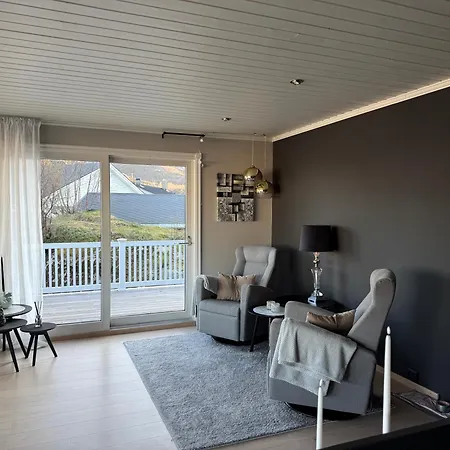 Holiday home Haukestien Svolvaer